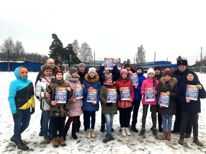 Проводя с брянскими пешеходами экспресс-беседы, автоинспекторы призывают жителей области к безопасному поведению на дороге