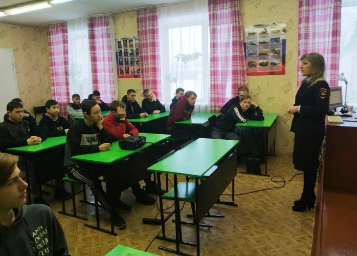 В преддверии дня российского студенчества сотрудники подразделений ГИБДД Хакасии проводят встречи со студентами