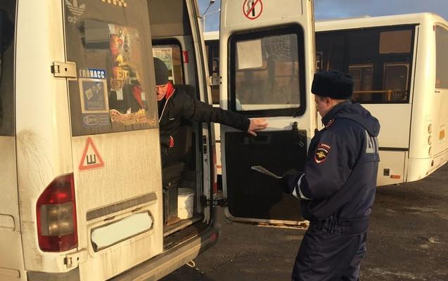 Костромские автоинспекторы продолжают проведение мероприятий по контролю безопасности пассажирских перевозок