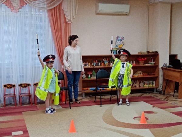 ПЕНЗЕНСКИЕ ПОЛИЦЕЙСКИЕ ПРОВЕЛИ ДЛЯ ДЕТЕЙ МЕРОПРИЯТИЕ «АЗБУКА ДОРОЖНОЙ БЕЗОПАСНОСТИ»