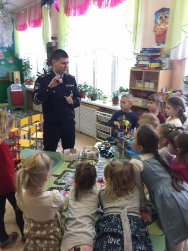 «Акция ГИБДД «Безопасность детства» в Рязанском районе». Сотрудники ГИБДД посетили воспитанников Стенькинского детского сада