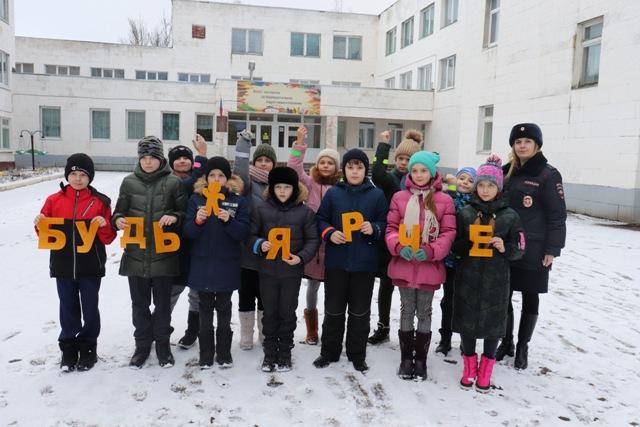 Госавтоинспекция Смоленской области совместно с представителями «Родительского патруля» на страже детской безопасности