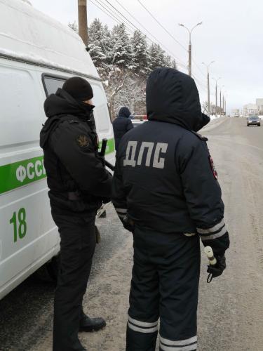 Сотрудники Ижевской Госавтоинспекции провели совместный рейд с работниками налоговой службы и службы судебных приставов