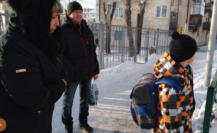 Юные инспекторы дорожного движения выявляли нарушения ПДД среди пешеходов-детей