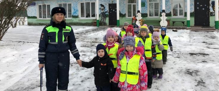 В Подмосковье автоинспекторы провели познавательную экскурсию для дошкольников