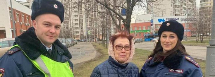 Сотрудники Госавтоинспекции заботятся о пожилых пешеходах