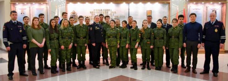 В рамках Всероссийской акции «Студенческий десант» сотрудники ГИБДД Москвы рассказали кадетам об особенностях службы