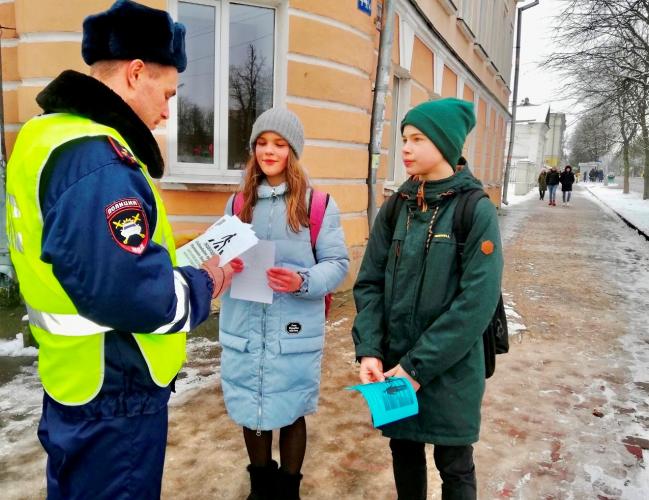 Комбинированные методы используют автоинспекторы для повышения дорожной культуры новгородцев