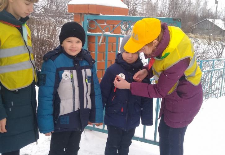 В Татарстане ЮИДовцы объяснили пешеходам, как стать заметнее на дороге