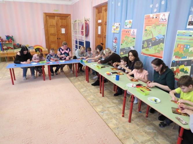 Мастер-класс по изготовлению световозвращателей организовали для балашовских дошкольников