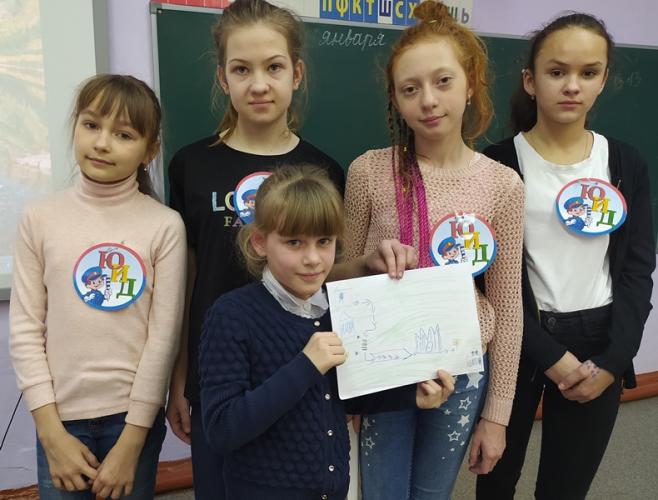 В Красноярском крае при поддержке госавтоинспекторов прошла акция «Дети-детям о безопасности дорожного движения»