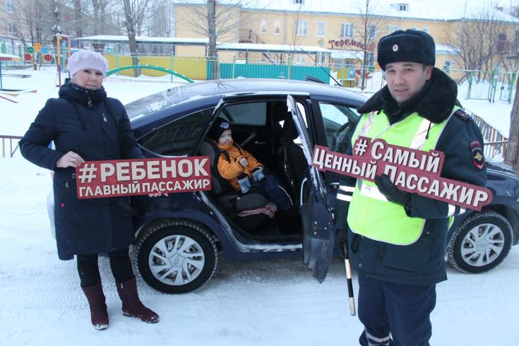 В Кировской области автоинспекторы организовали фотосет по безопасности дорожного движения
