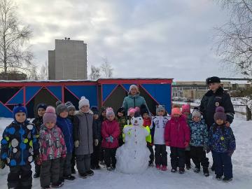 В Республике Марий Эл стартовала акция «Снежная сказка о дорожной безопасности»