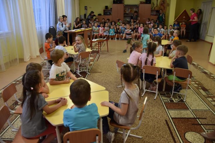 В Сосновоборске более 100 детей дошкольного возраста приняли участие в интеллектуальной игре по ПДД