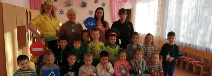 В Ивановской области сотрудники Госавтоинспекции провели профилактическое занятие с воспитанниками детского сада