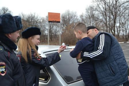 На федеральных автодорогах автоинспекторы провели акцию «Пристегни самое дорогое»
