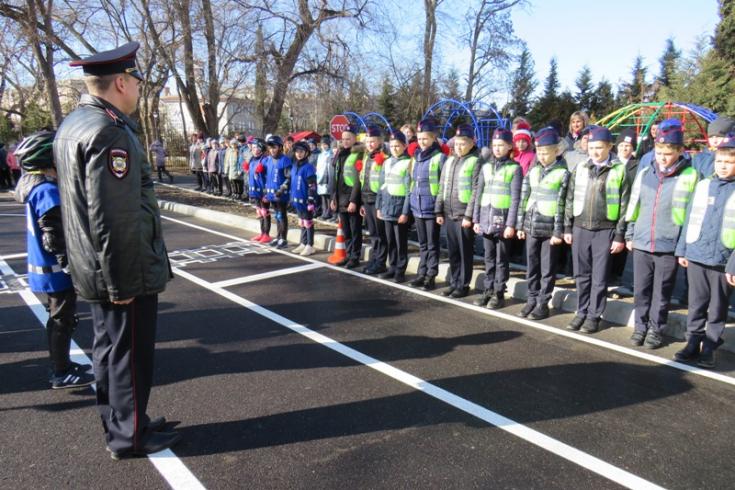 В первом севастопольском детском автогородке началась активная работа по изучению правил дорожного движения и практическому вождению велосипеда