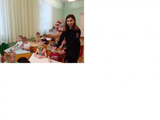 Сотрудники курской Госавтоинспекции проводят игры в дошкольных образовательных учреждениях