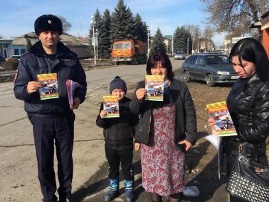 В Пригородном районе полицейские провели работу по повышению дорожной грамотности среди населения