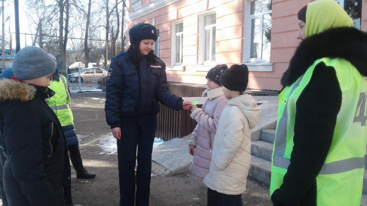 Сотрудники курской Госавтоинспекции и "Родительский патруль" на страже детской безопасности