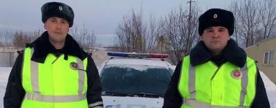 В Татарстане автоинспекторы помогли дальнобойщику из Удмуртии, оказавшемуся в трудной ситуации на дороге
