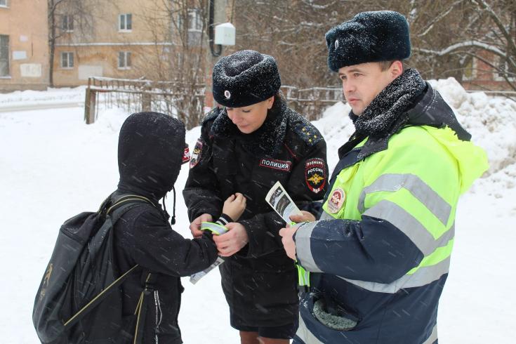 Акцию «Убедись в безопасности!» провели сотрудники ГИБДД г. Вологды