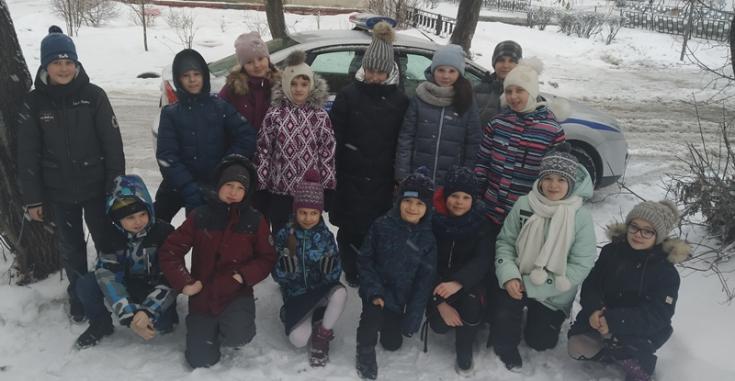 Сотрудники ГИБДД Железногорска провели экскурсию для школьников