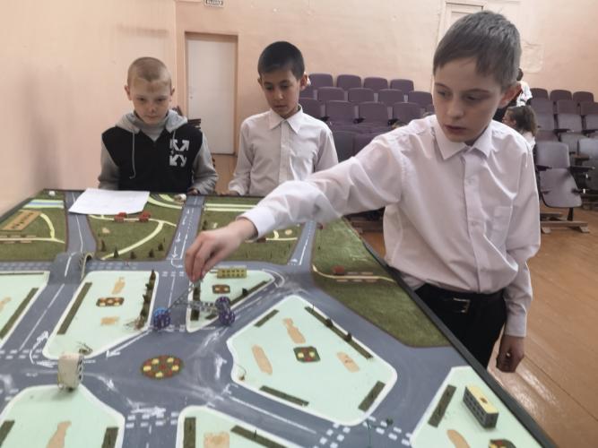 В Братском районе сотрудники Госавтоинспекции приняли участие в отборочных этапах юных инспекторов движения