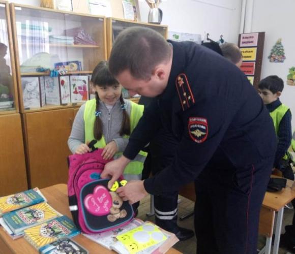 В Адыгейске полицейские напомнили школьникам о мерах безопасности на проезжей части