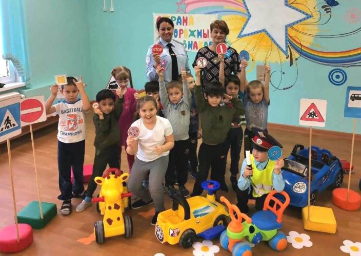 Знание правил дорожной безопасности проверили юные новгородцы на обучающем квесте