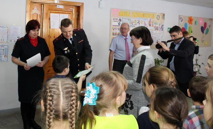 Сотрудники Госавтоинспекции Томской области подвели итоги конкурса рисунков по правилам дорожного движения