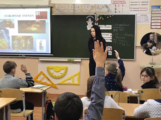 Сотрудники Госавтоинспекции провели профилактические беседы с учащимися общеобразовательных учреждений города Оленегорска