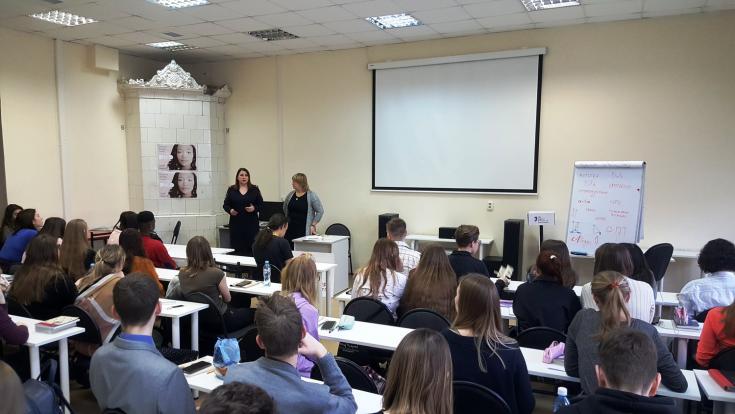 В Томске студенты-журналисты и сотрудники Госавтоинспекции обсудили вопросы взаимодействия по предупреждению ДТП