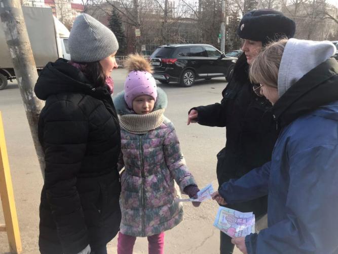 Энгельсские автоинспекторы призвали участников дорожного движения к соблюдению ПДД