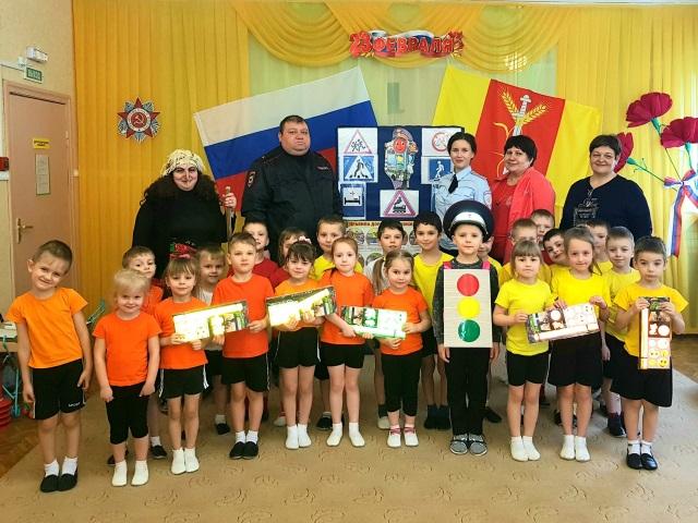 В детских садах Кубани продолжаются обучающие уроки по правилам дорожной безопасности