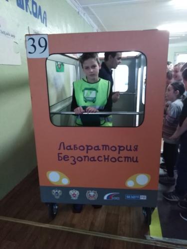 В Средней школе № 2 г. Грязовца прошли тематические занятия с использованием оборудования «Лаборатории безопасности»