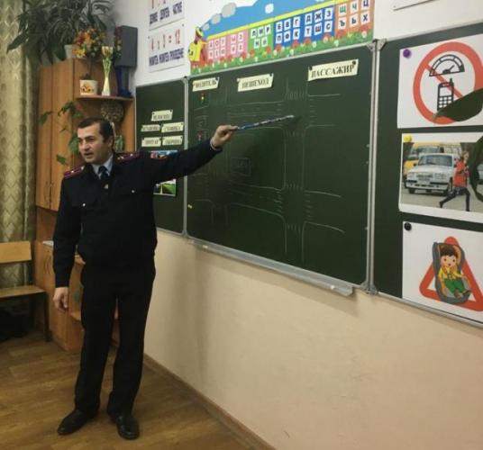 ГИБДД Адыгеи повторила безопасные маршруты движения со школьниками