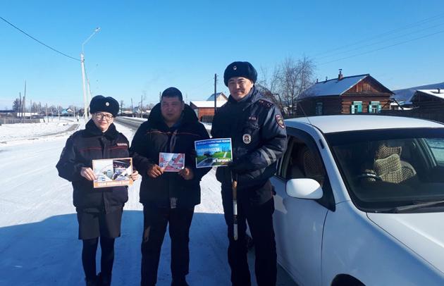 В Тункинском районе сотрудники ГИБДД напомнили водителям о безопасной скорости движения