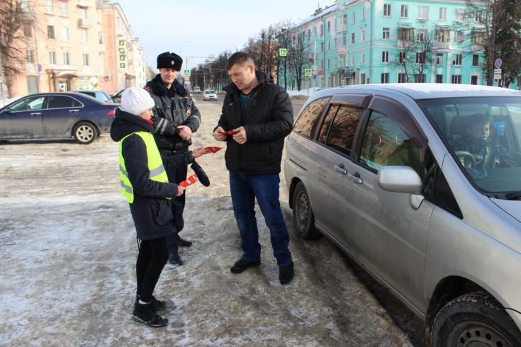 В Томской области участники дорожного движения получили «Валентинки безопасности»