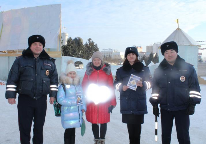 В Улан-Удэ автоинспекторы призвали водителей и пешеходов позаботиться о своих любимых