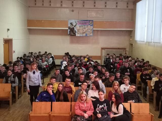 Сотрудники ГИБДД города Смоленска проводят профилактические беседы со студентами