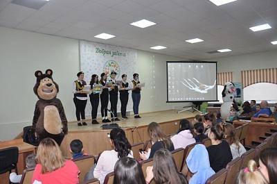 ПАЦИЕНТЫ ДЕТСКОЙ БОЛЬНИЦЫ ЕКАТЕРИНБУРГА ПРИНЯЛИ УЧАСТИЕ В ИНТЕРАКТИВНОЙ ПРОГРАММЕ «УМНЫЙ ПЕШЕХОД»