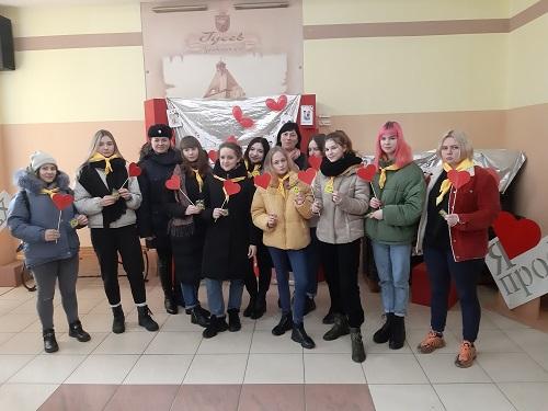 В Гусеве сотрудники Госавтоинспекции провели акцию «С любовью к ПДД!»