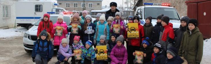 В Кировской области сотрудники полиции проводят уроки Мужества