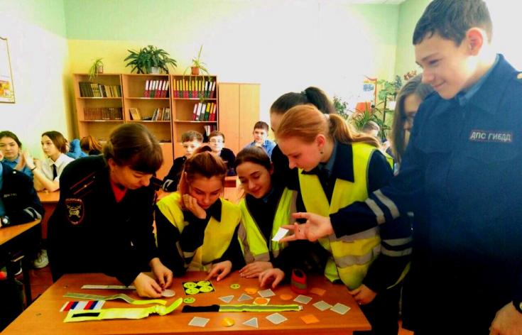 Белгородские ЮИДовцы провели уроки световозвращения для школьников