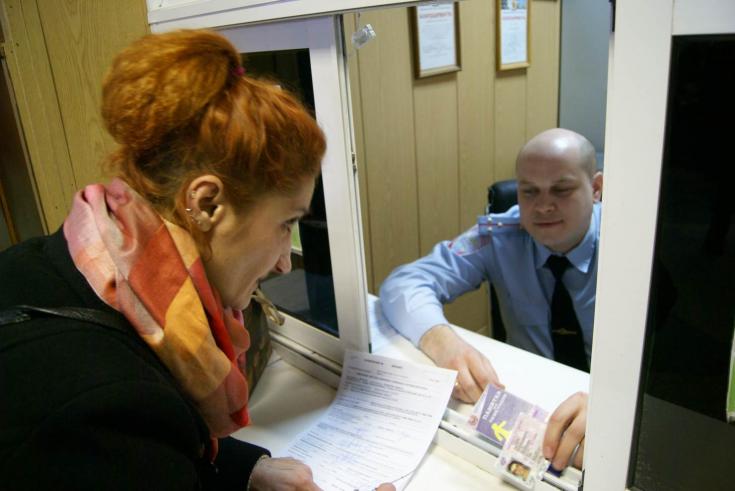 «Повторение и соблюдение ПДД – залог безопасности на дороге». Сотрудники ГИБДД напомнили посетителям МРЭО правила безопасного поведения