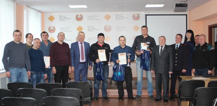 В преддверии Дня защитника Отечества сотрудники ГИБДД провели конкурс профессионального мастерства среди инструкторов автошкол