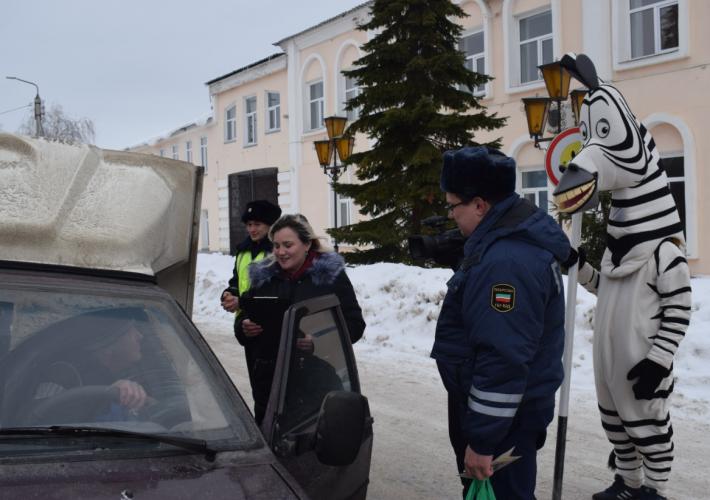 В Елабужском районе Татарстана прошло профилактическое мероприятие на знание ПДД, приуроченное к 100-летию ТАССР