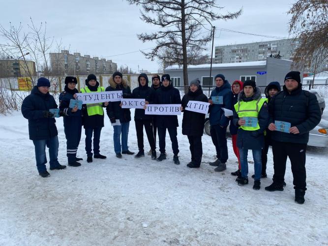 Омские Госавтоинспекторы провели пропагандистскую акцию «Будь внимателен!»