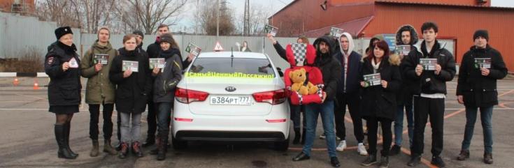 В автошколах Московской области сотрудники Госавтоинспекции провели правовые ликбезы по перевозке маленьких пассажиров